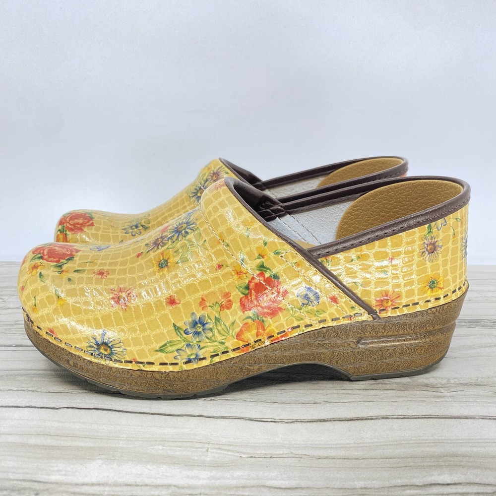 DANSKO FLOWER CLOG